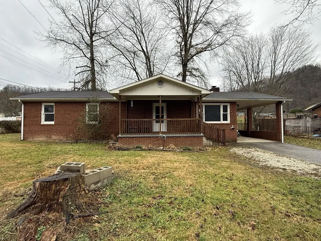 11 Short Street Thelma KY 41260