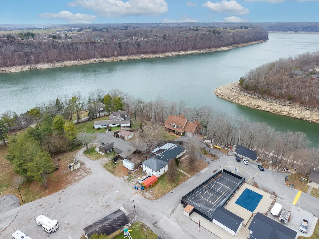 105 Villagers Resort Drive Somerset KY 42503