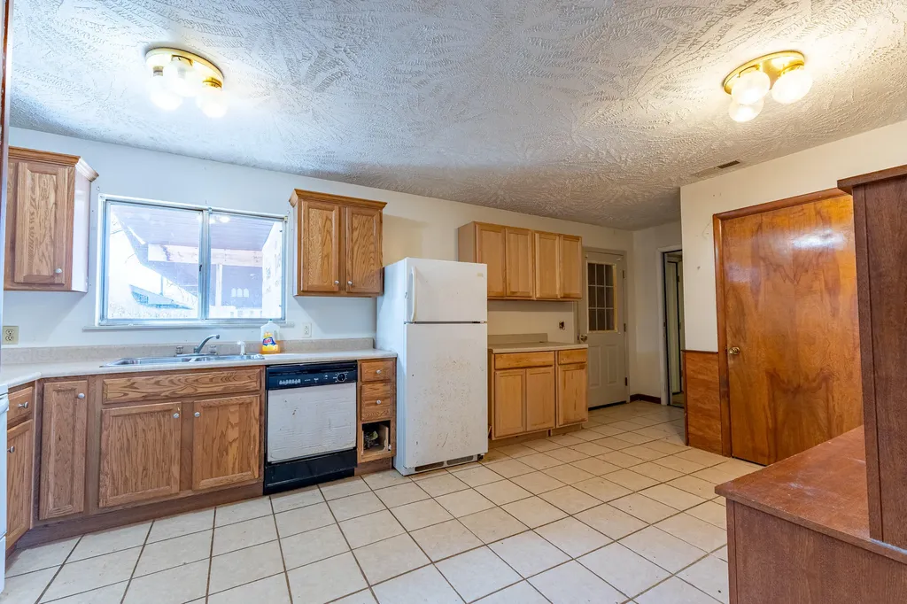 105 Villagers Resort Drive Somerset KY 42503
