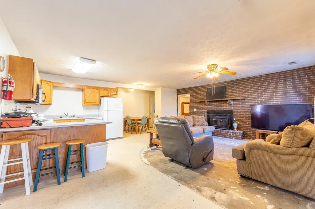 105 Villagers Resort Drive Somerset KY 42503