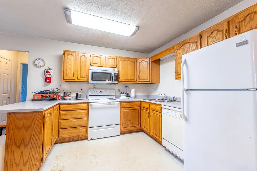 105 Villagers Resort Drive Somerset KY 42503