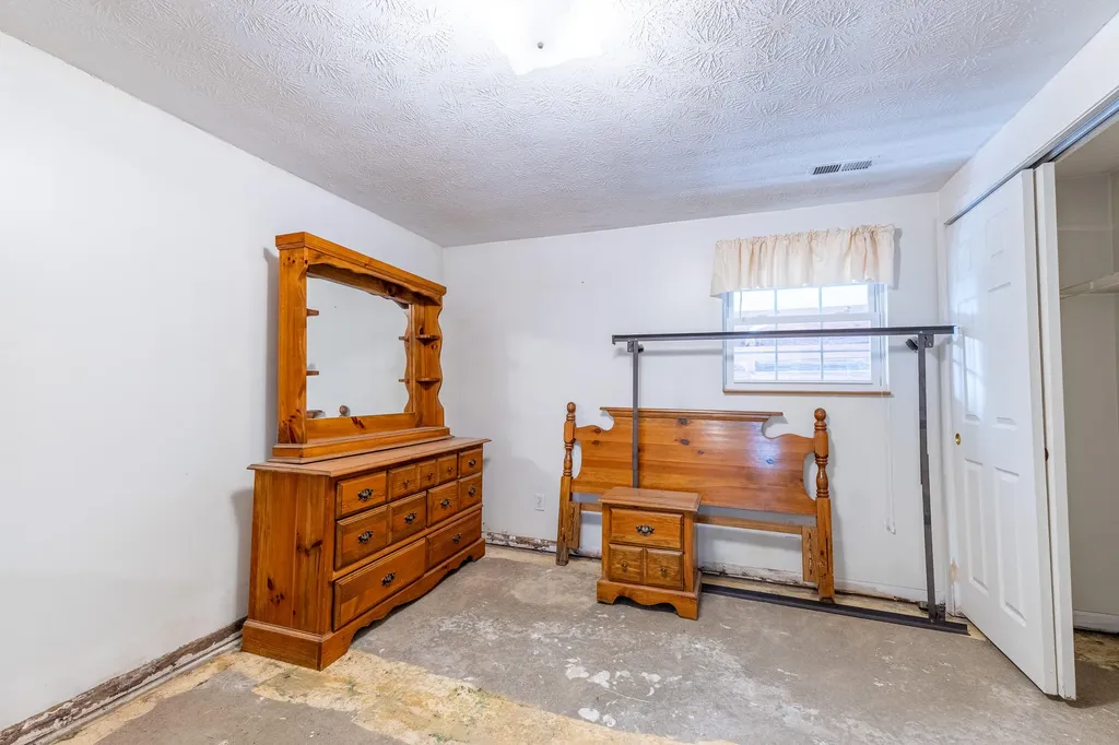 105 Villagers Resort Drive Somerset KY 42503