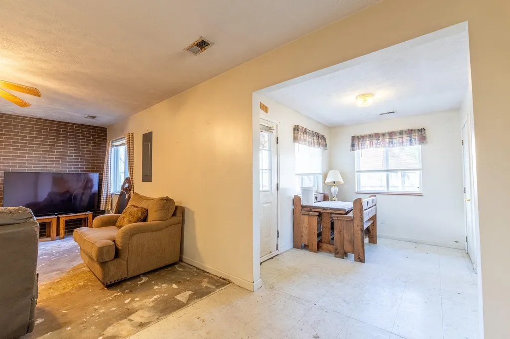 105 Villagers Resort Drive Somerset KY 42503