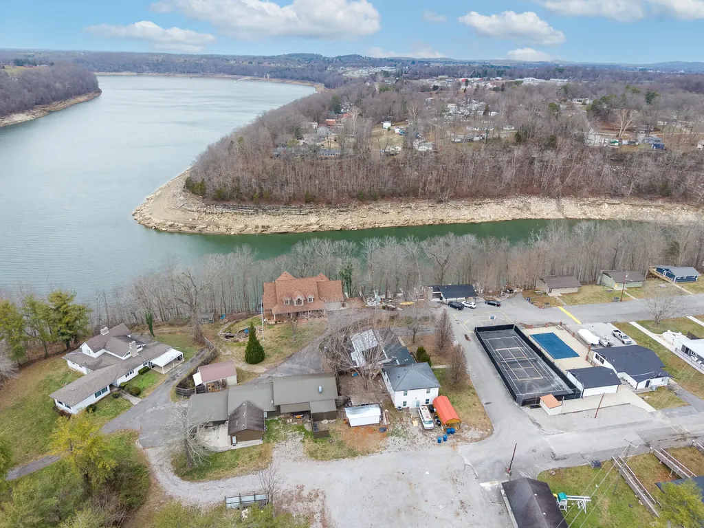 105 Villagers Resort Drive Somerset KY 42503