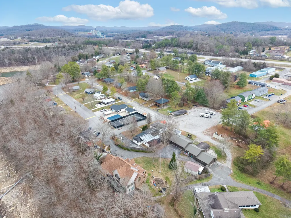 105 Villagers Resort Drive Somerset KY 42503