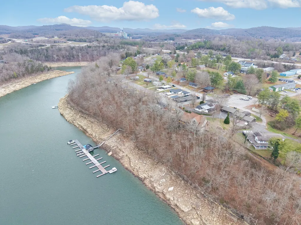 105 Villagers Resort Drive Somerset KY 42503