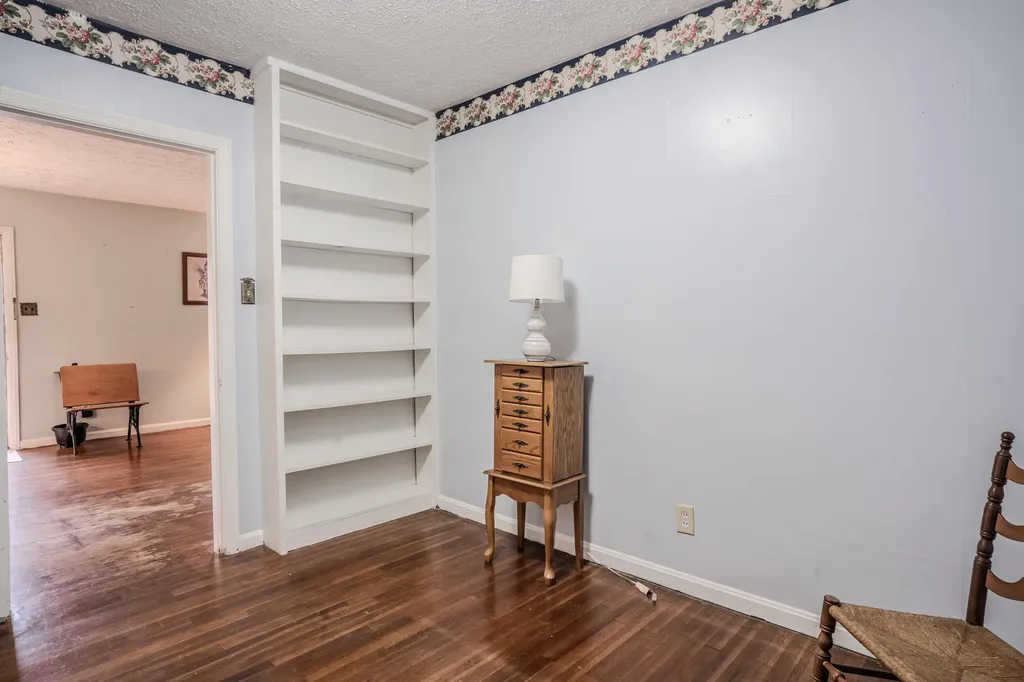 224 E Cross Street Midway KY 40347