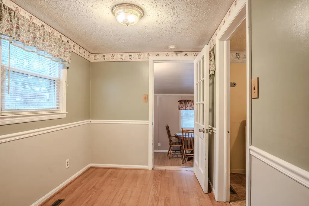 224 E Cross Street Midway KY 40347