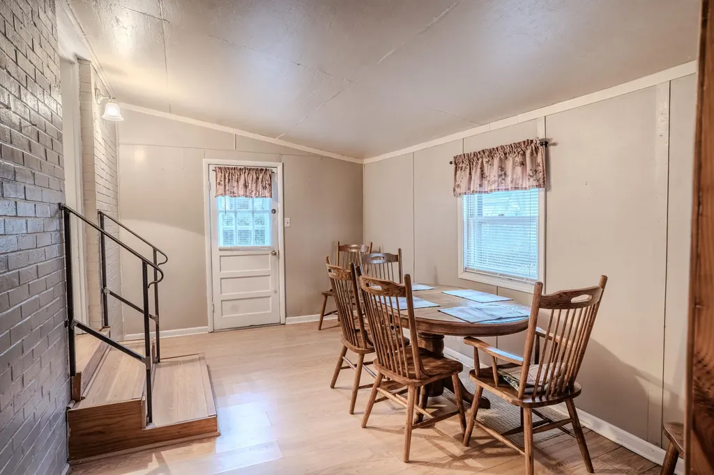 224 E Cross Street Midway KY 40347