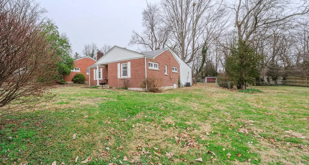 224 E Cross Street Midway KY 40347