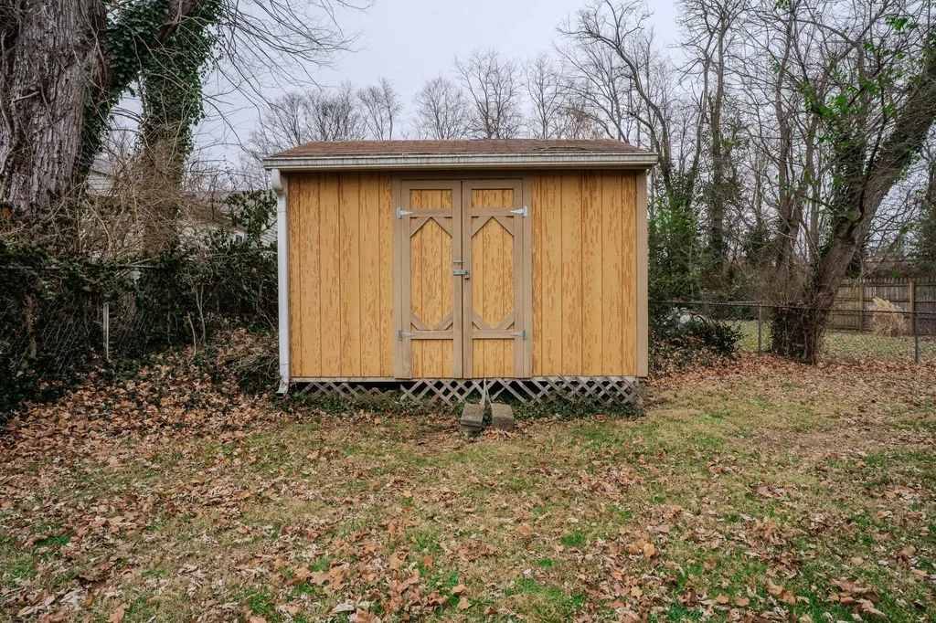 224 E Cross Street Midway KY 40347