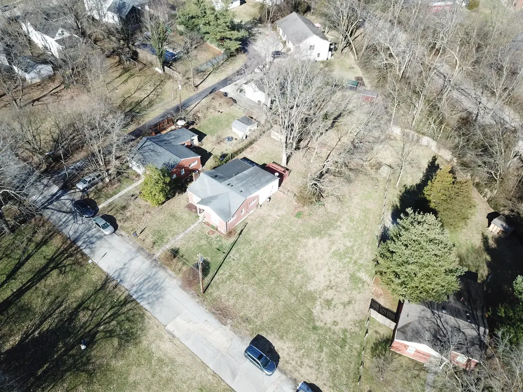 224 E Cross Street Midway KY 40347