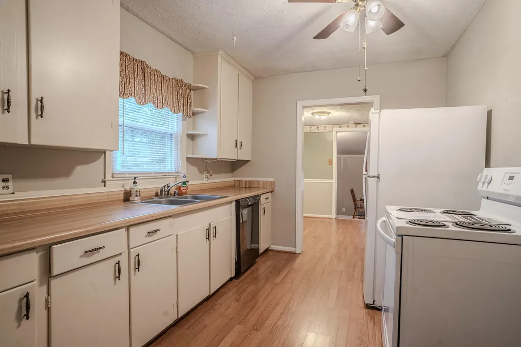 224 E Cross Street Midway KY 40347