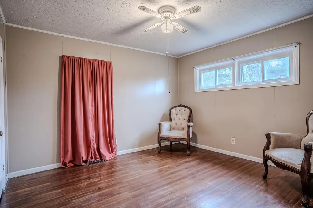 224 E Cross Street Midway KY 40347