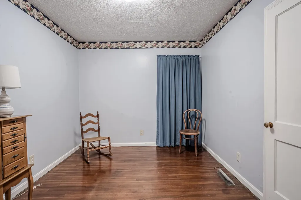 224 E Cross Street Midway KY 40347
