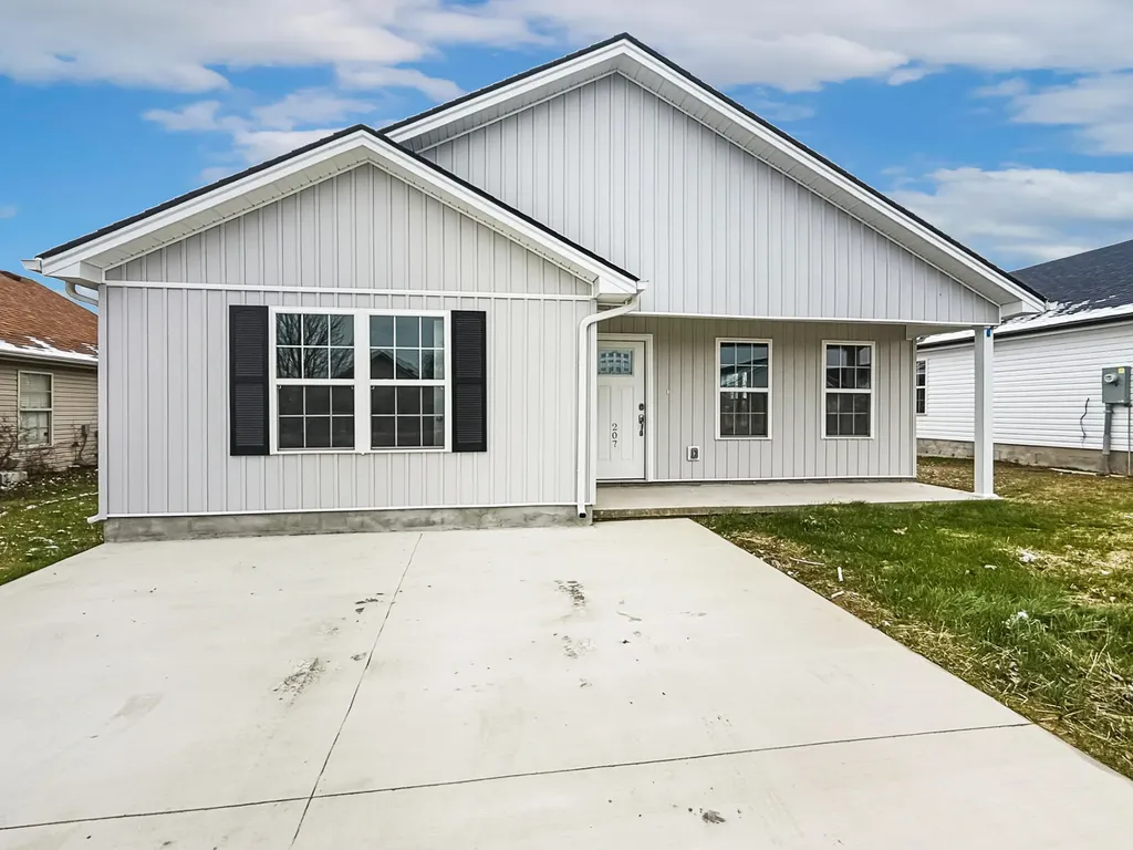 207 Charles Carr Drive Harrodsburg KY 40330