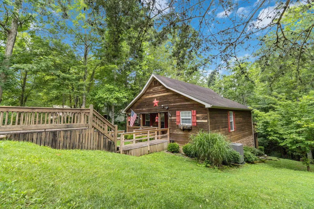 330 Enchanted Forest Way Burnside KY 42519