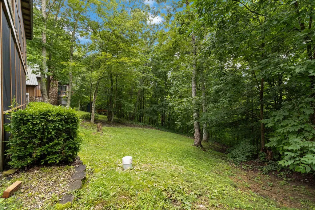 330 Enchanted Forest Way Burnside KY 42519