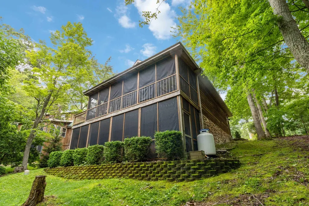 330 Enchanted Forest Way Burnside KY 42519