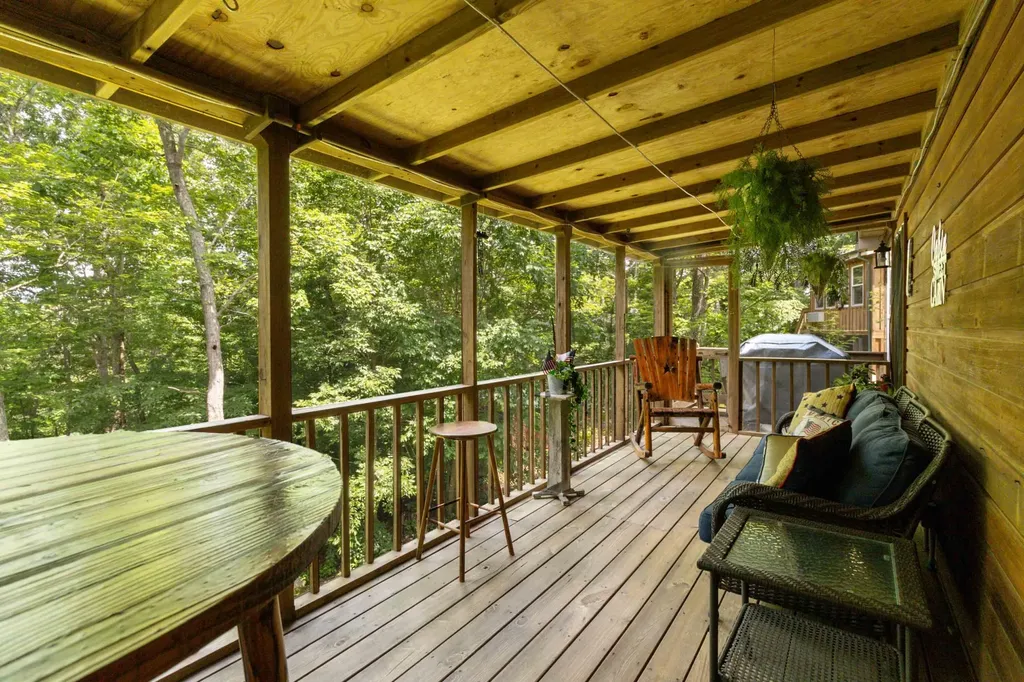 330 Enchanted Forest Way Burnside KY 42519