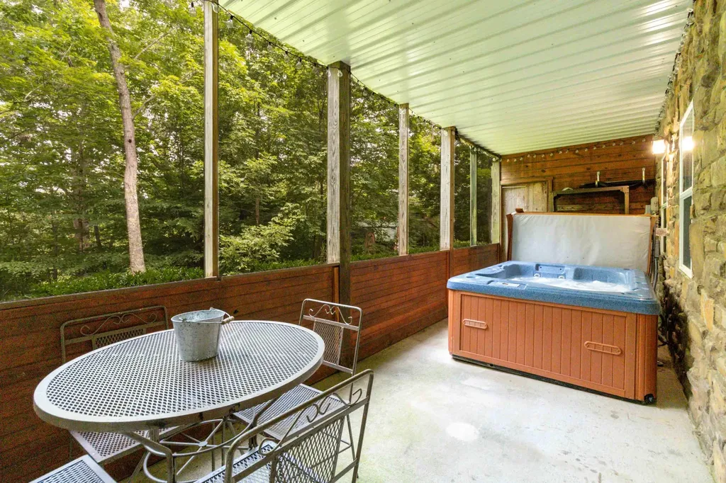 330 Enchanted Forest Way Burnside KY 42519