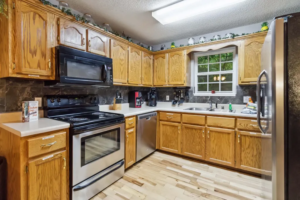 467 Harmony Lane Burnside KY 42519