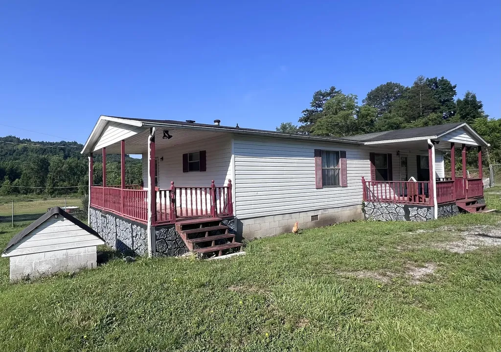 122 Blue Hollow Road Frakes KY 40940