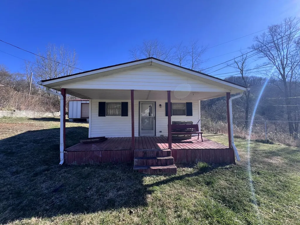 122 Blue Hollow Road Frakes KY 40940