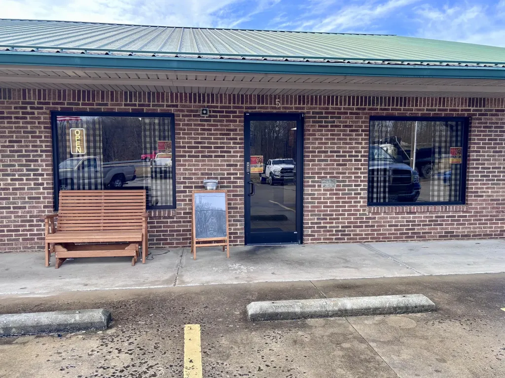 10275 N Highway 27 Eubank KY 42567