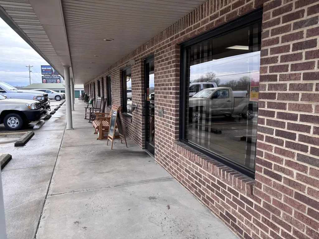 10275 N Highway 27 Eubank KY 42567