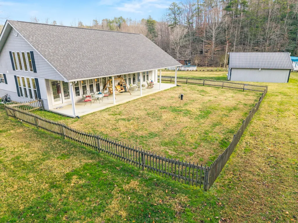 2581 Corder Flats Road Strunk KY 42649