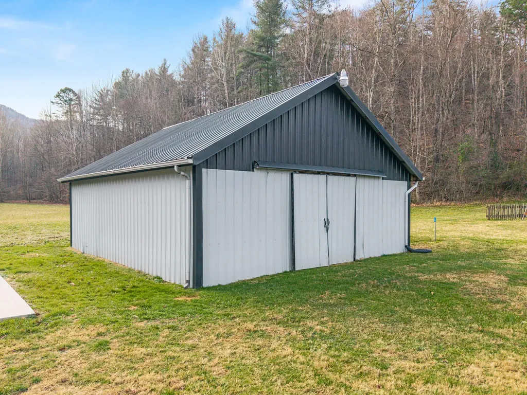 2581 Corder Flats Road Strunk KY 42649
