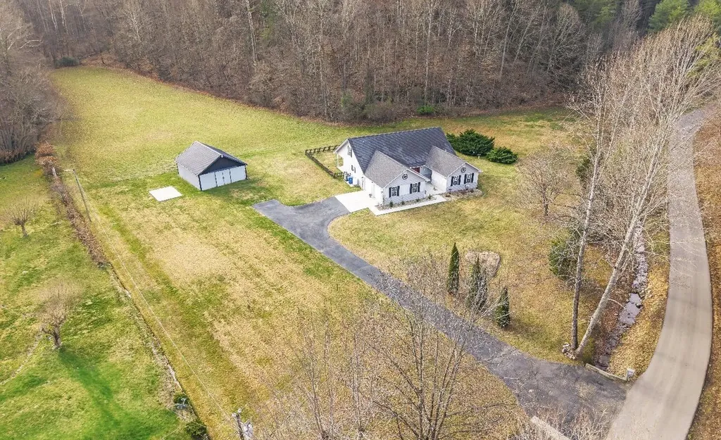 2581 Corder Flats Road Strunk KY 42649