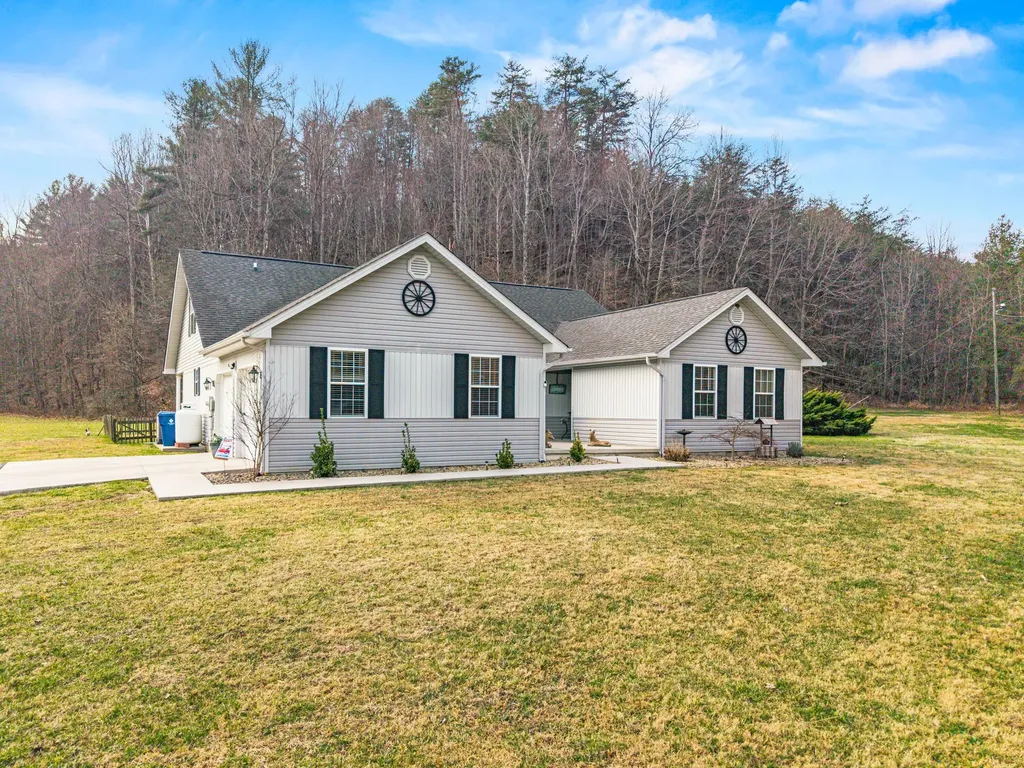 2581 Corder Flats Road Strunk KY 42649