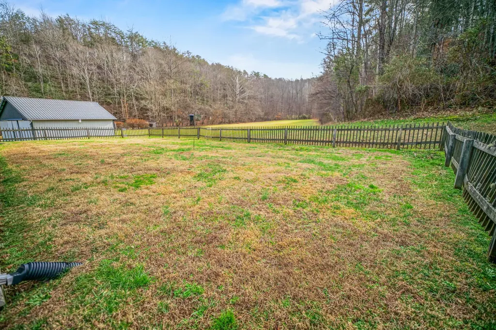 2581 Corder Flats Road Strunk KY 42649