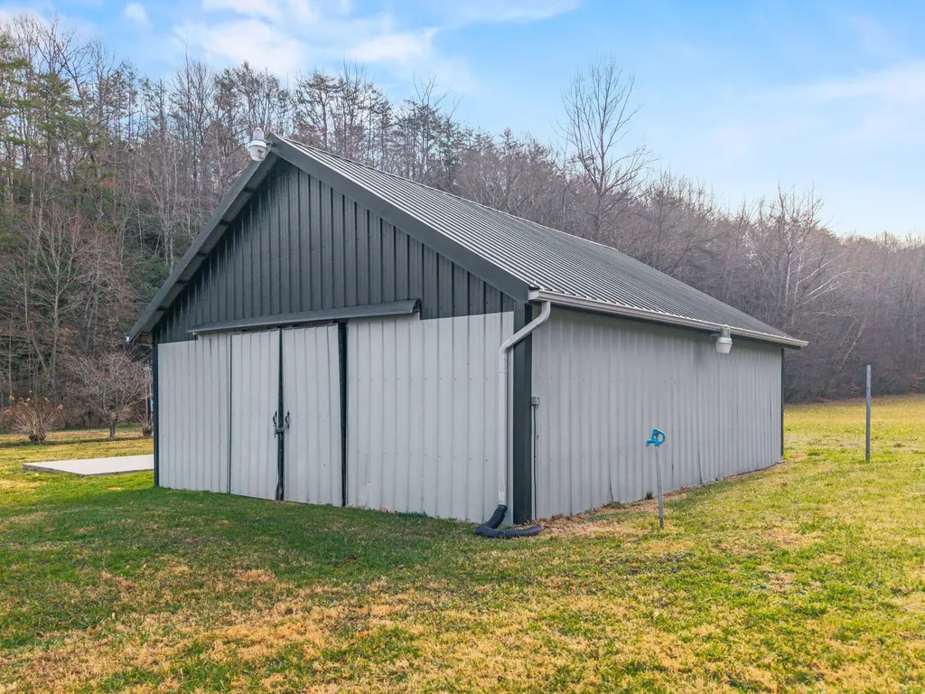 2581 Corder Flats Road Strunk KY 42649
