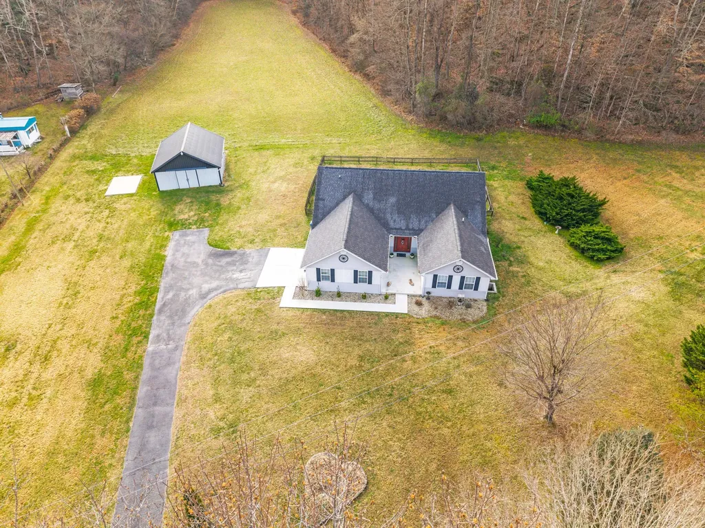 2581 Corder Flats Road Strunk KY 42649