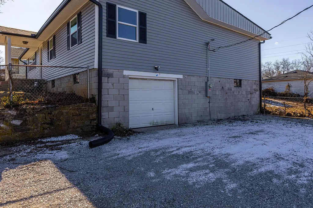 215 Harmon Street Paris KY 40361