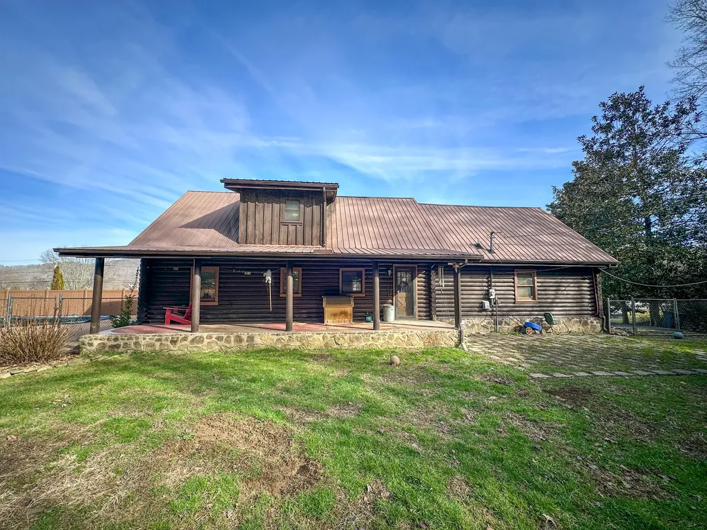 766 Old Flat Lick School Road Flat Lick KY 40935