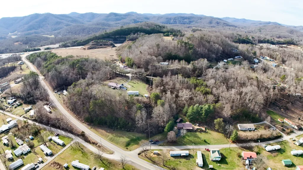 766 Old Flat Lick School Road Flat Lick KY 40935