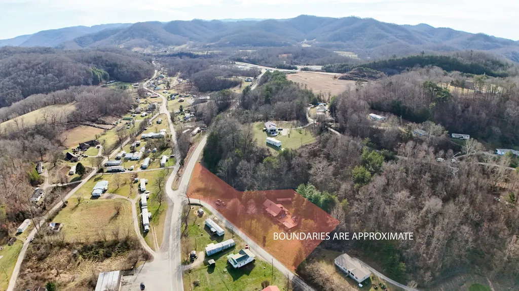 766 Old Flat Lick School Road Flat Lick KY 40935