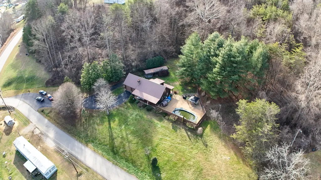 766 Old Flat Lick School Road Flat Lick KY 40935