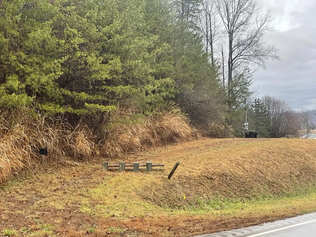 766 Old Flat Lick School Road Flat Lick KY 40935