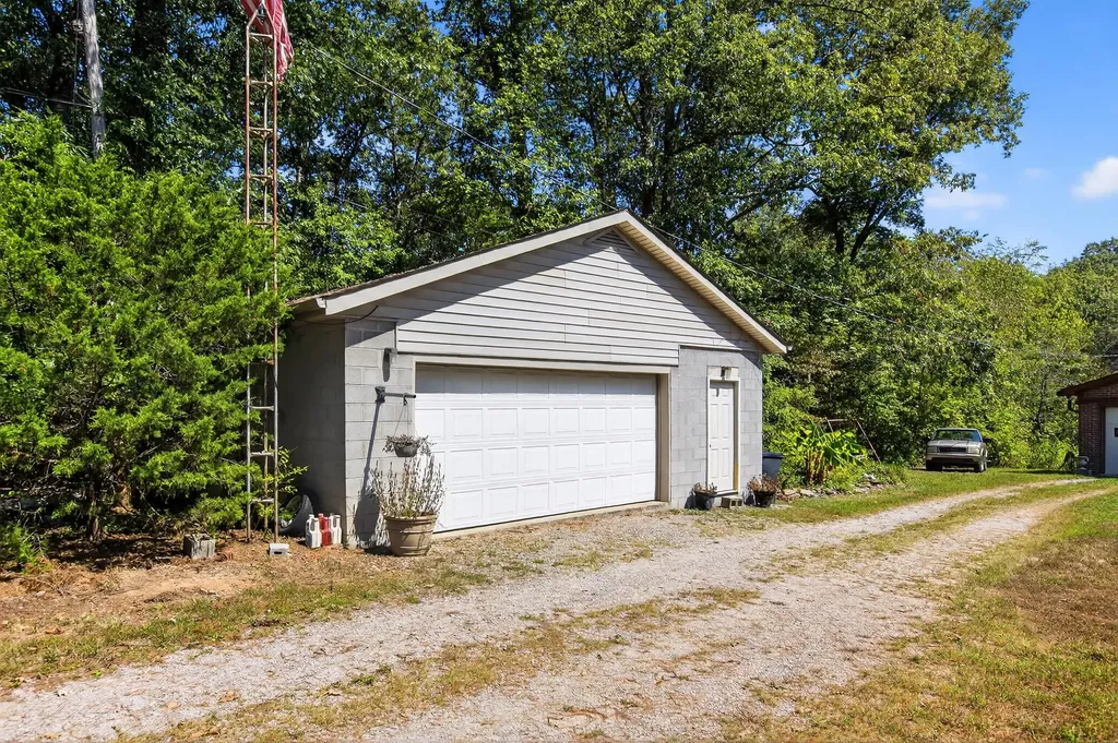 398 Pine Ridge Road Winchester KY 40391