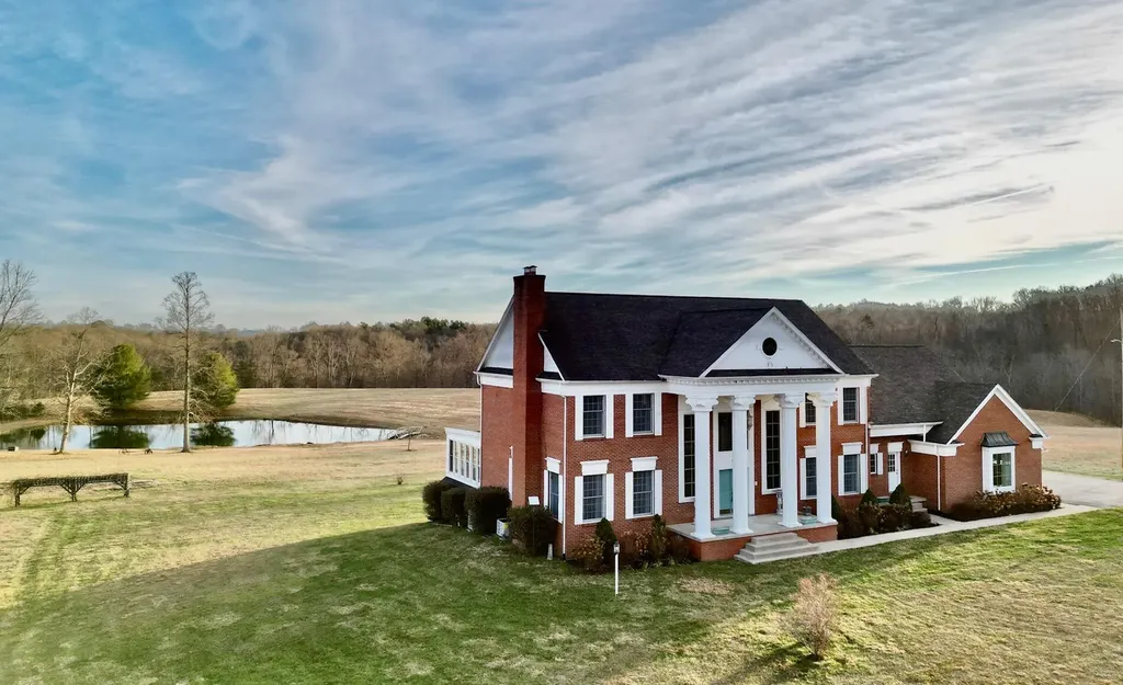 1235-A Long Branch Road Beattyville KY 41311