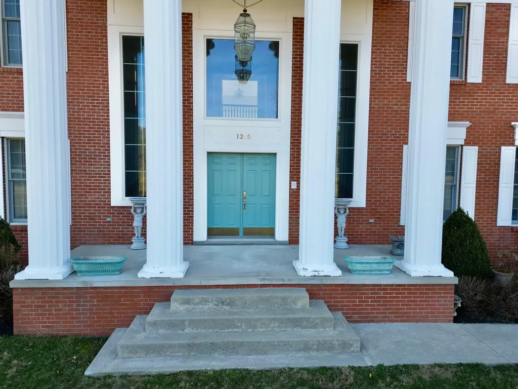 1235-A Long Branch Road Beattyville KY 41311