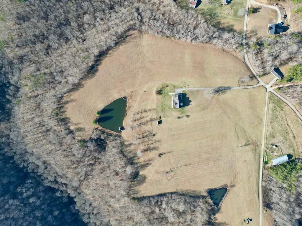 1235-A Long Branch Road Beattyville KY 41311