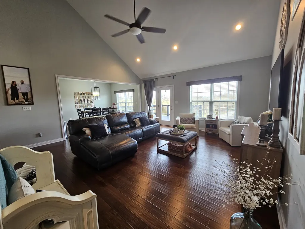 504 Shelburne Way Nicholasville KY 40356