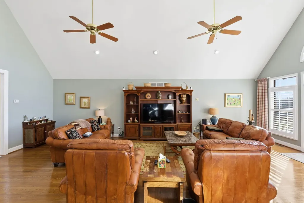 598 Harvest Lane Harrodsburg KY 40330