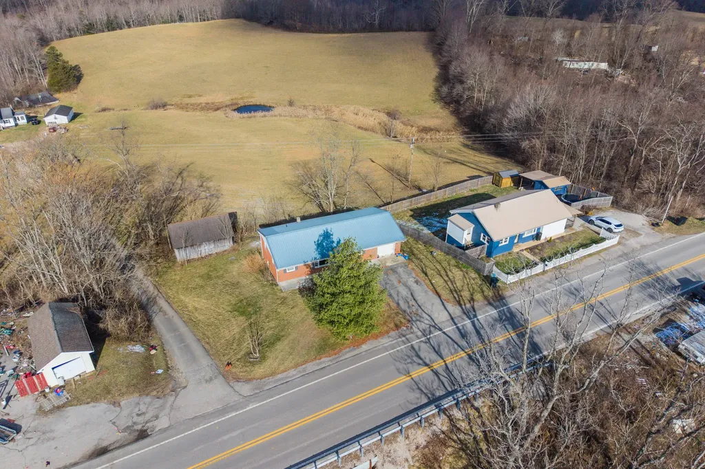 6226 Hwy-421 Mckee KY 40447